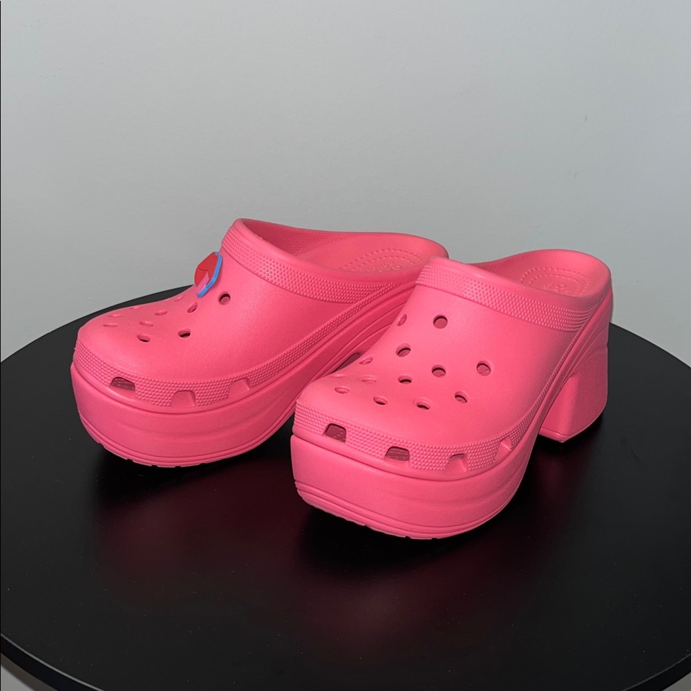🩷EUC SOLD OUT CROCS Pink Platform Mules🩷